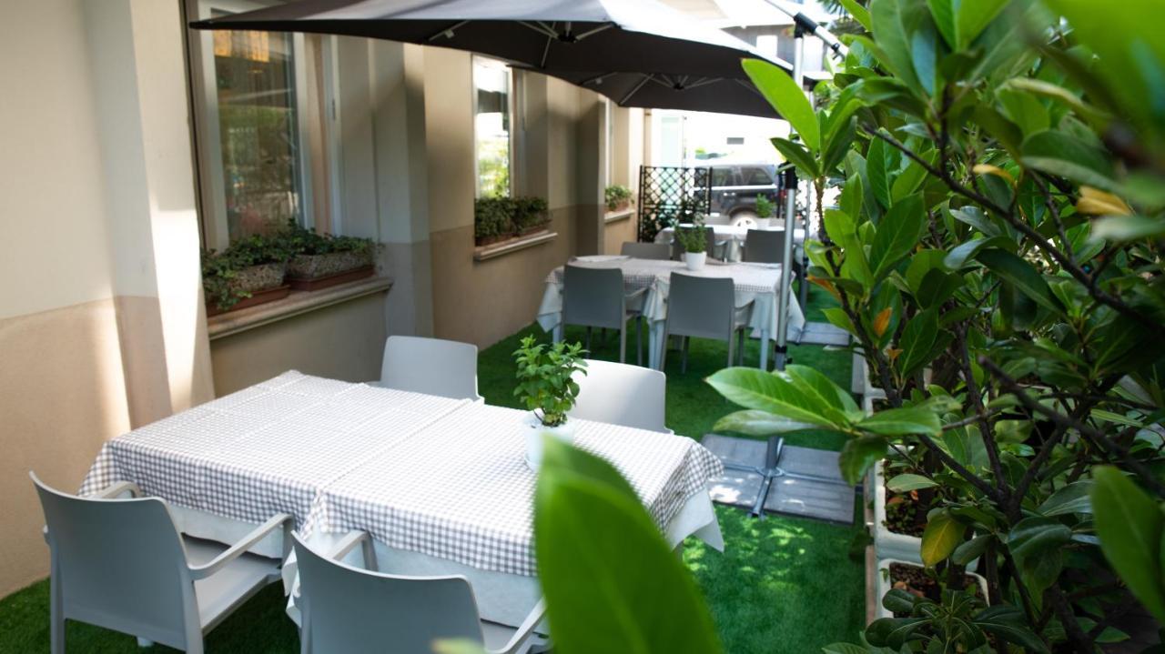 Hotel San Gottardo Riccione Exterior photo